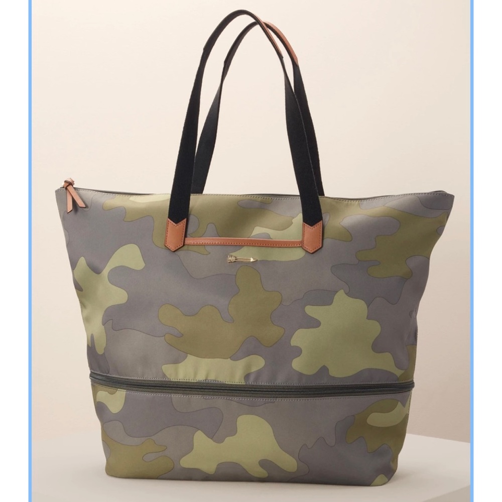Stella and Dot Camo Daytripper